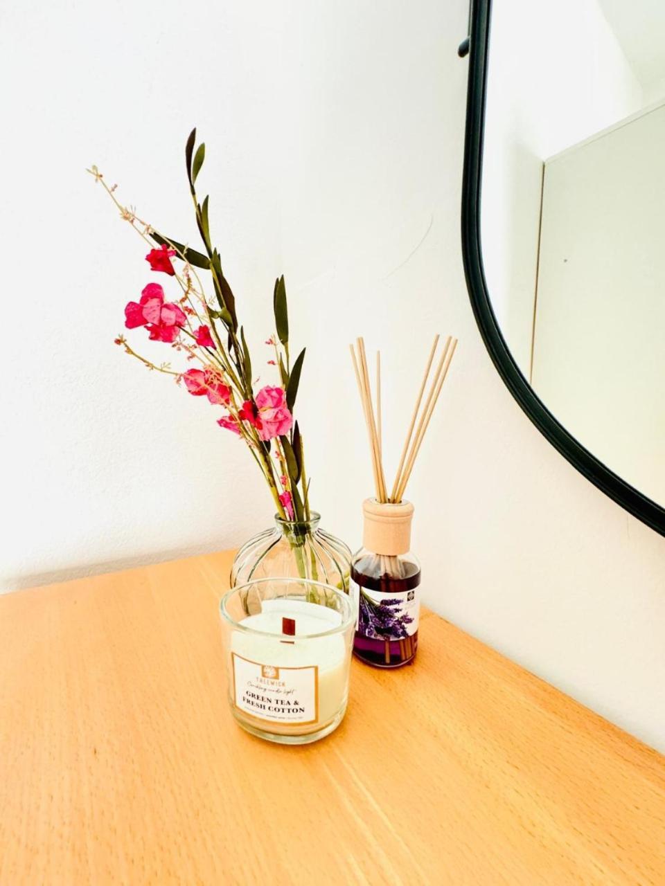 Cozy In A For Groups, 16-mins To Blumengaerten Apartment *