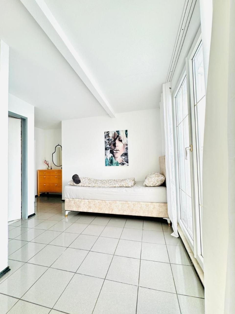 Apartment Cozy In A For Groups, 16-mins To Blumengaerten Vienna