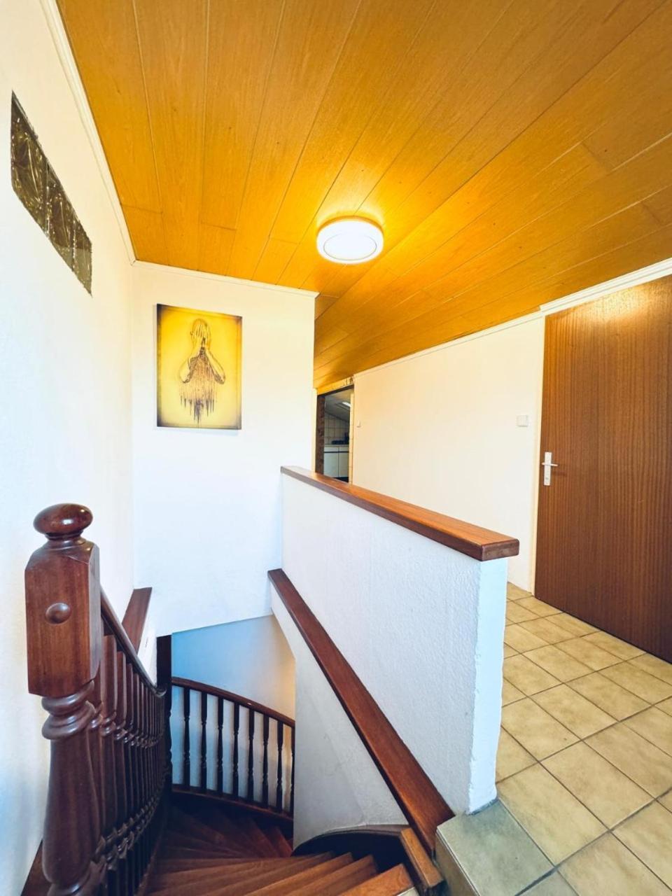 Apartment Cozy In A For Groups, 16-mins To Blumengaerten *