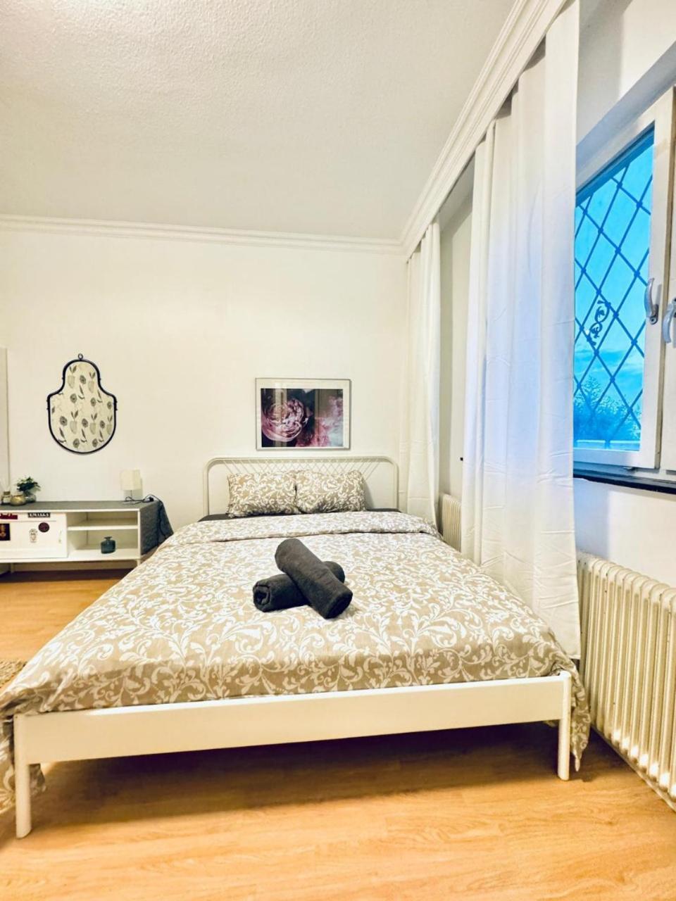 Apartment Cozy In A For Groups, 16-mins To Blumengaerten Vienna