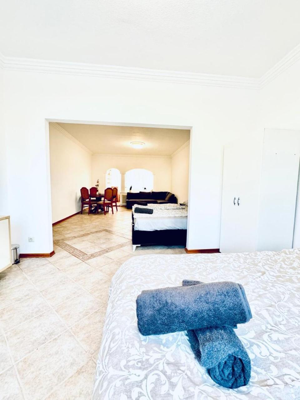 Cozy In A For Groups, 16-mins To Blumengaerten Vienna