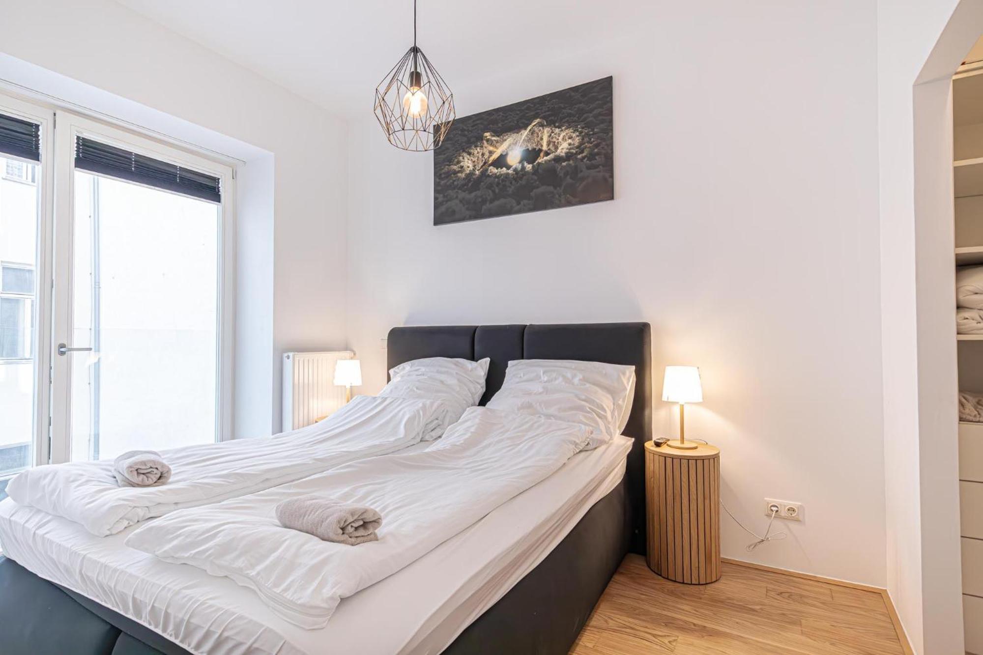 Modern 1br & 1lr In Viennas Downtown Apartment *