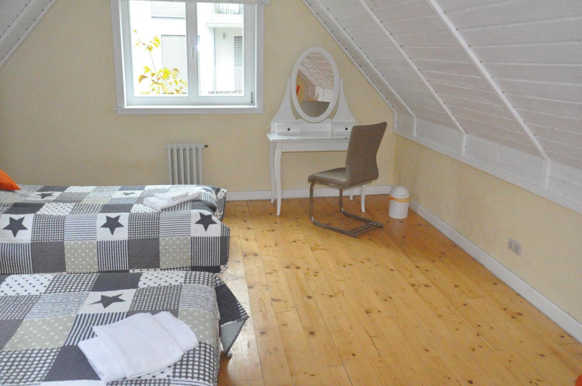 House Near To Schoenbrunn - Free Parking - 24-7 Check In - 8 Person * Vienna