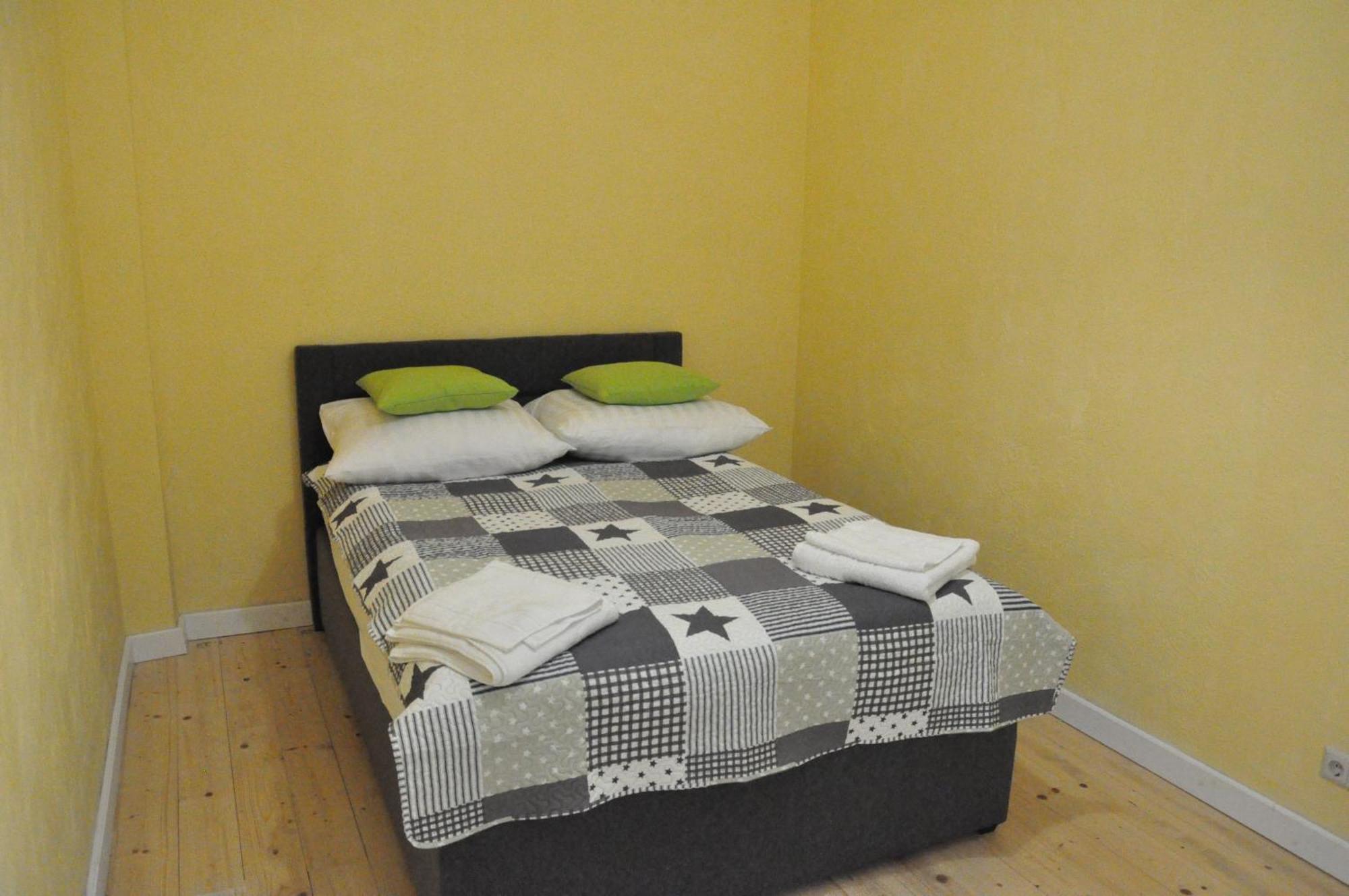 House Near To Schoenbrunn - Free Parking - 24-7 Check In - 8 Person Holiday home *