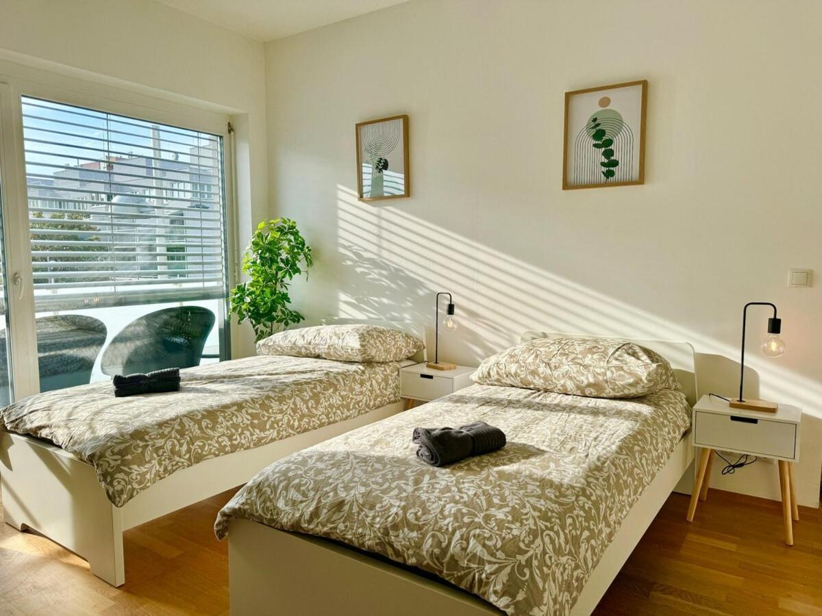 130 M2 Stylish 4 Bedroom With Balcony *