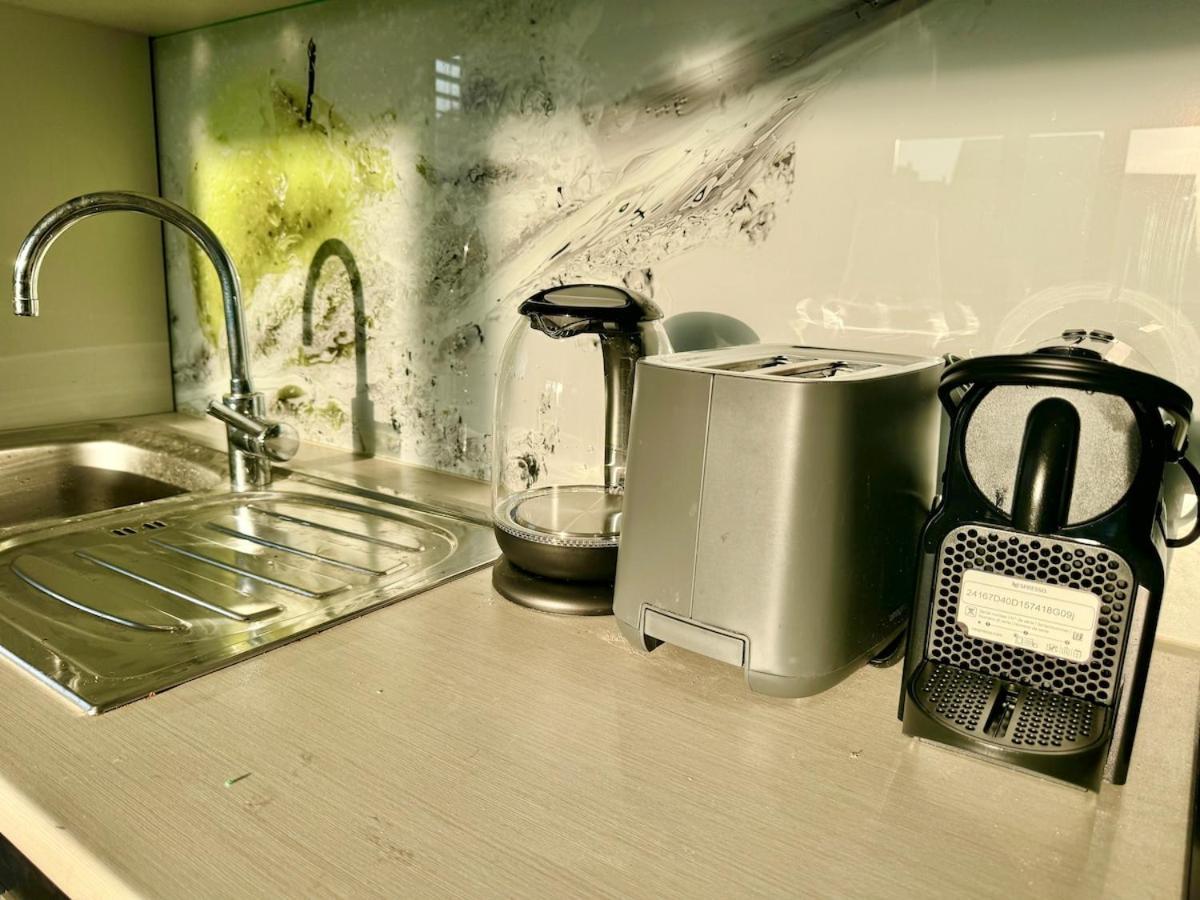 Apartment 130 M2 Stylish 4 Bedroom With Balcony