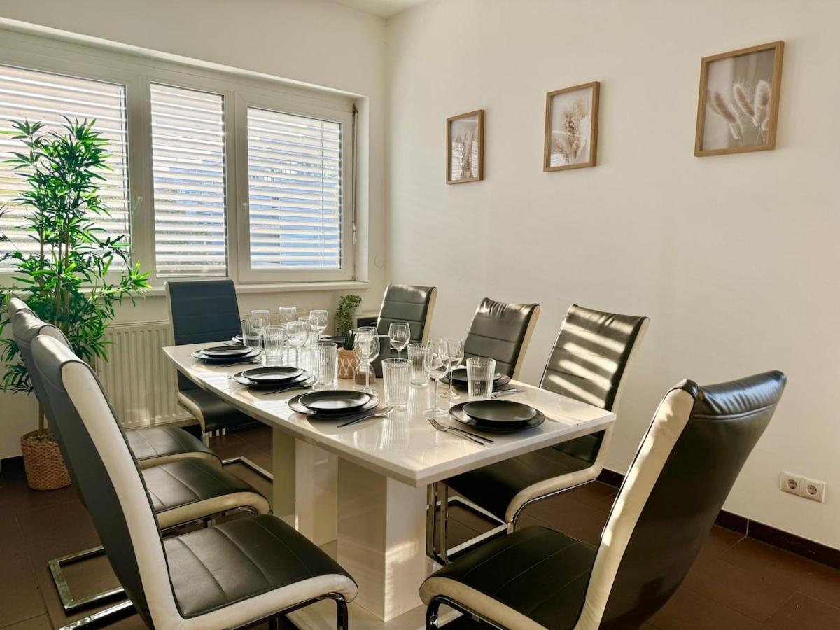 Apartment 130 M2 Stylish 4 Bedroom With Balcony *