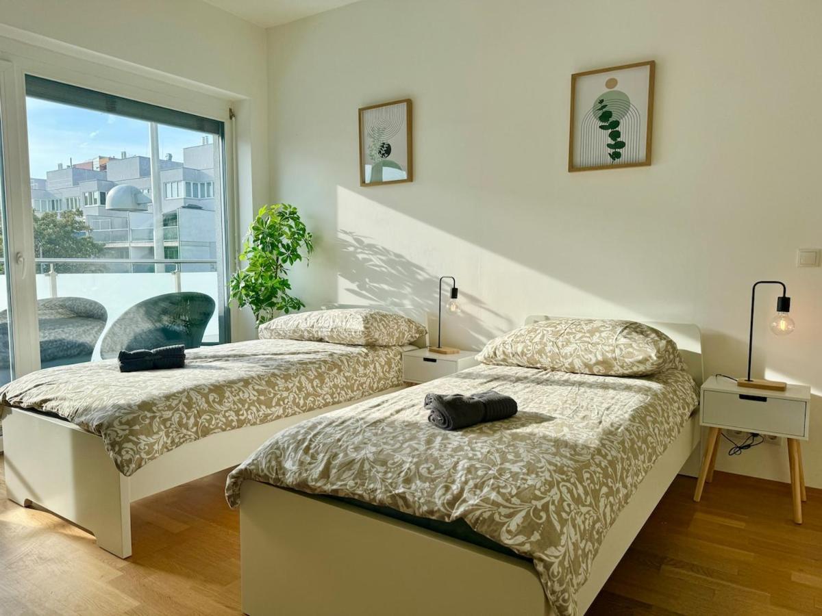130 M2 Stylish 4 Bedroom With Balcony *