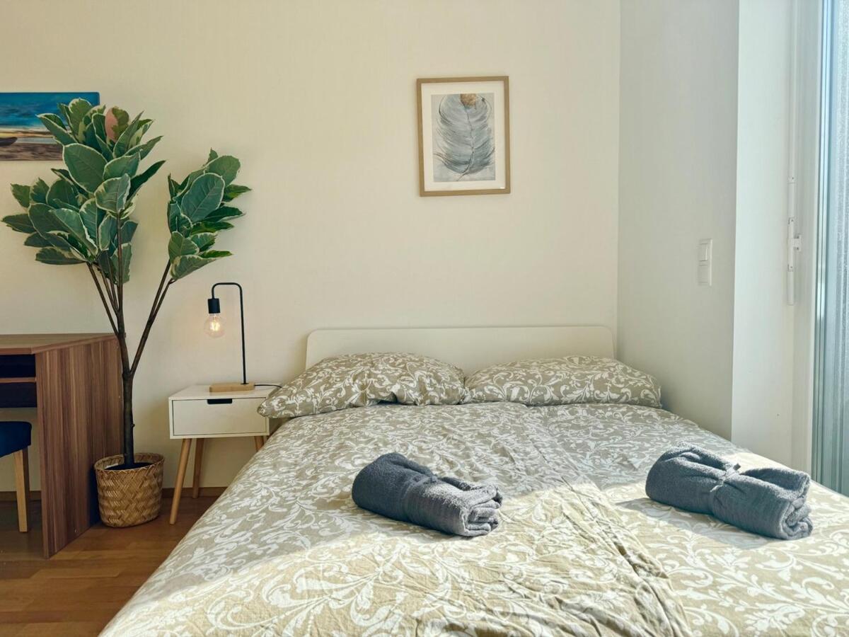 130 M2 Stylish 4 Bedroom With Balcony Apartment Vienna