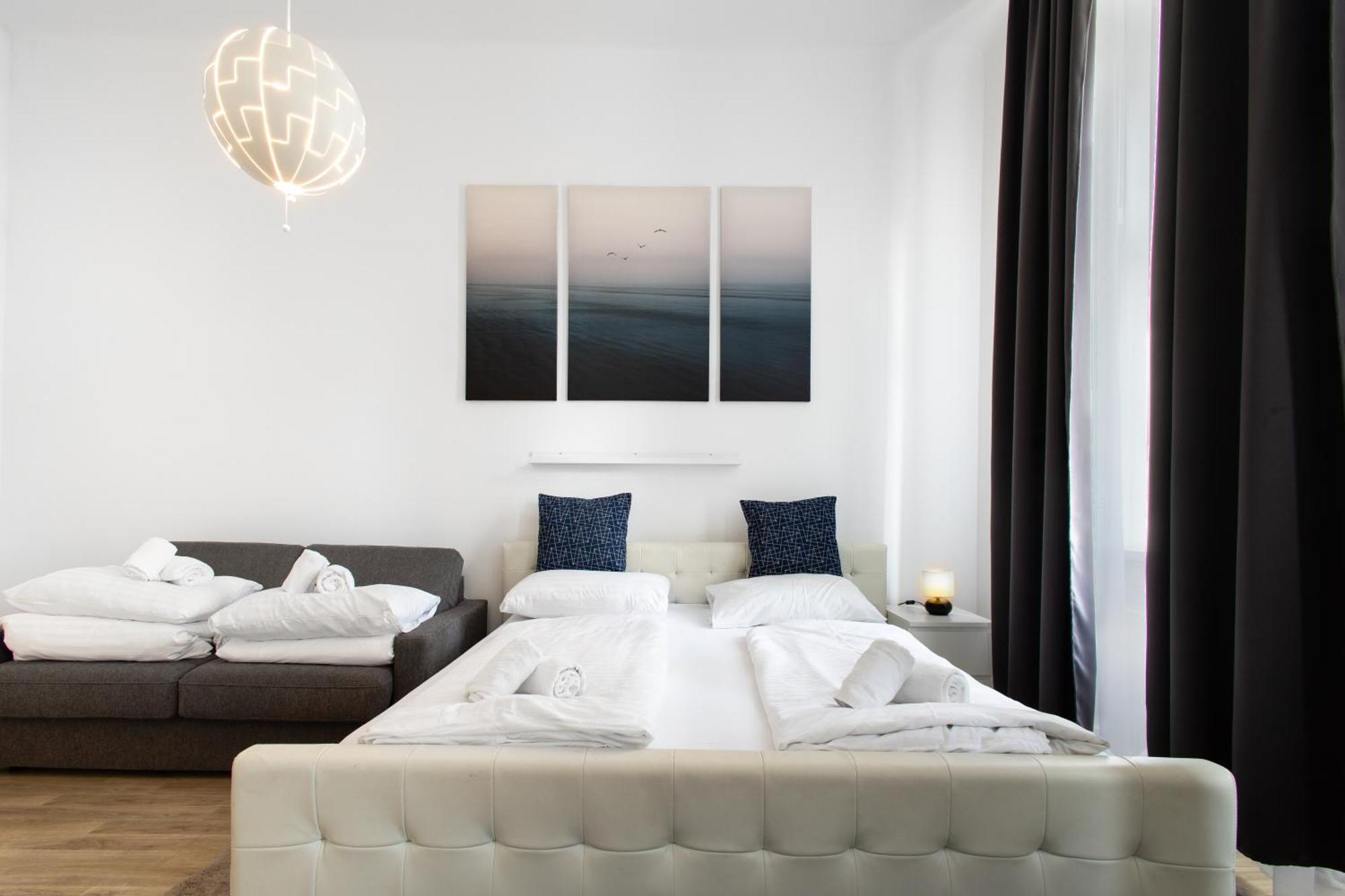 4 * Vienna