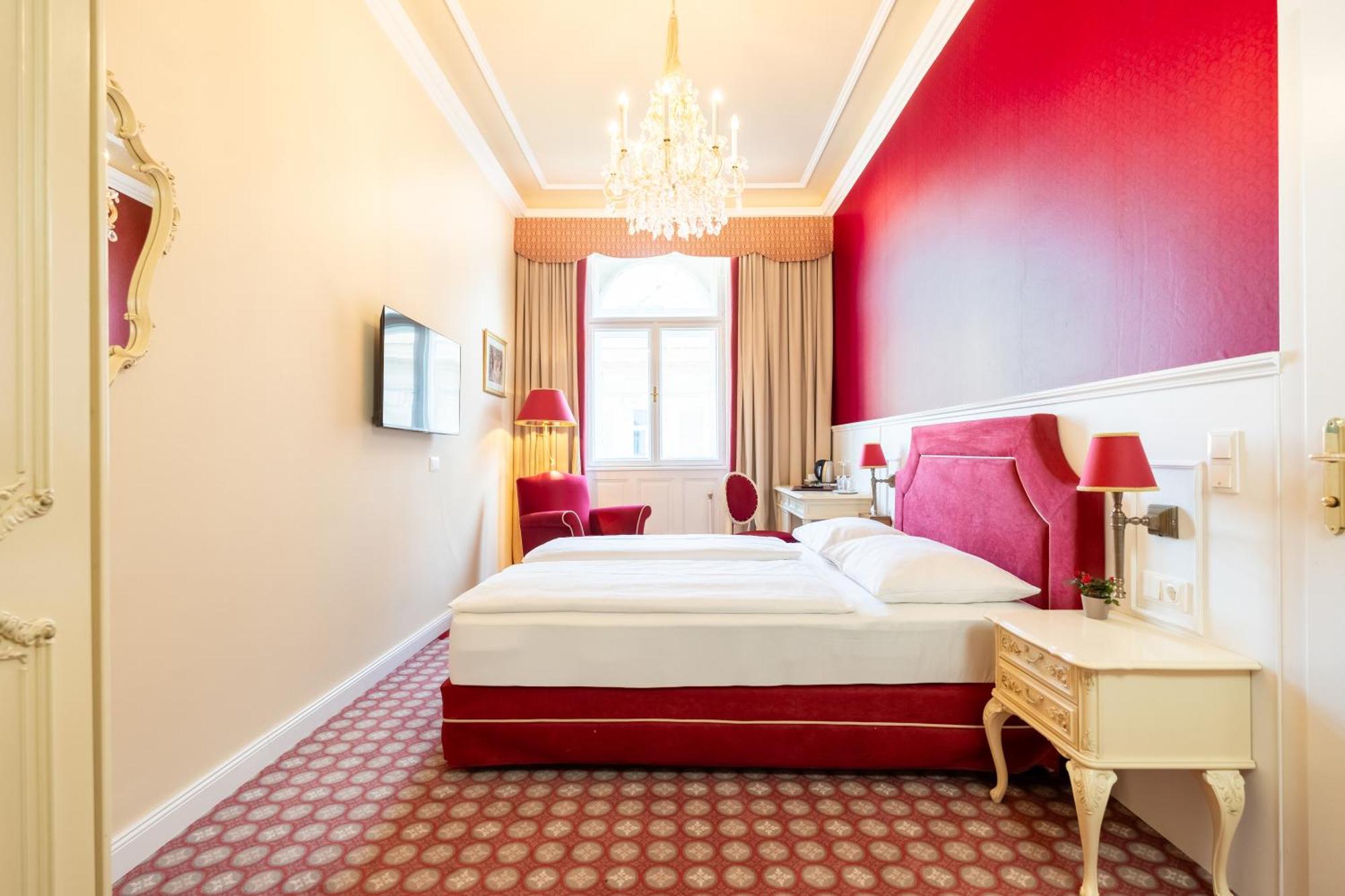 Aviano Boutique Vienna