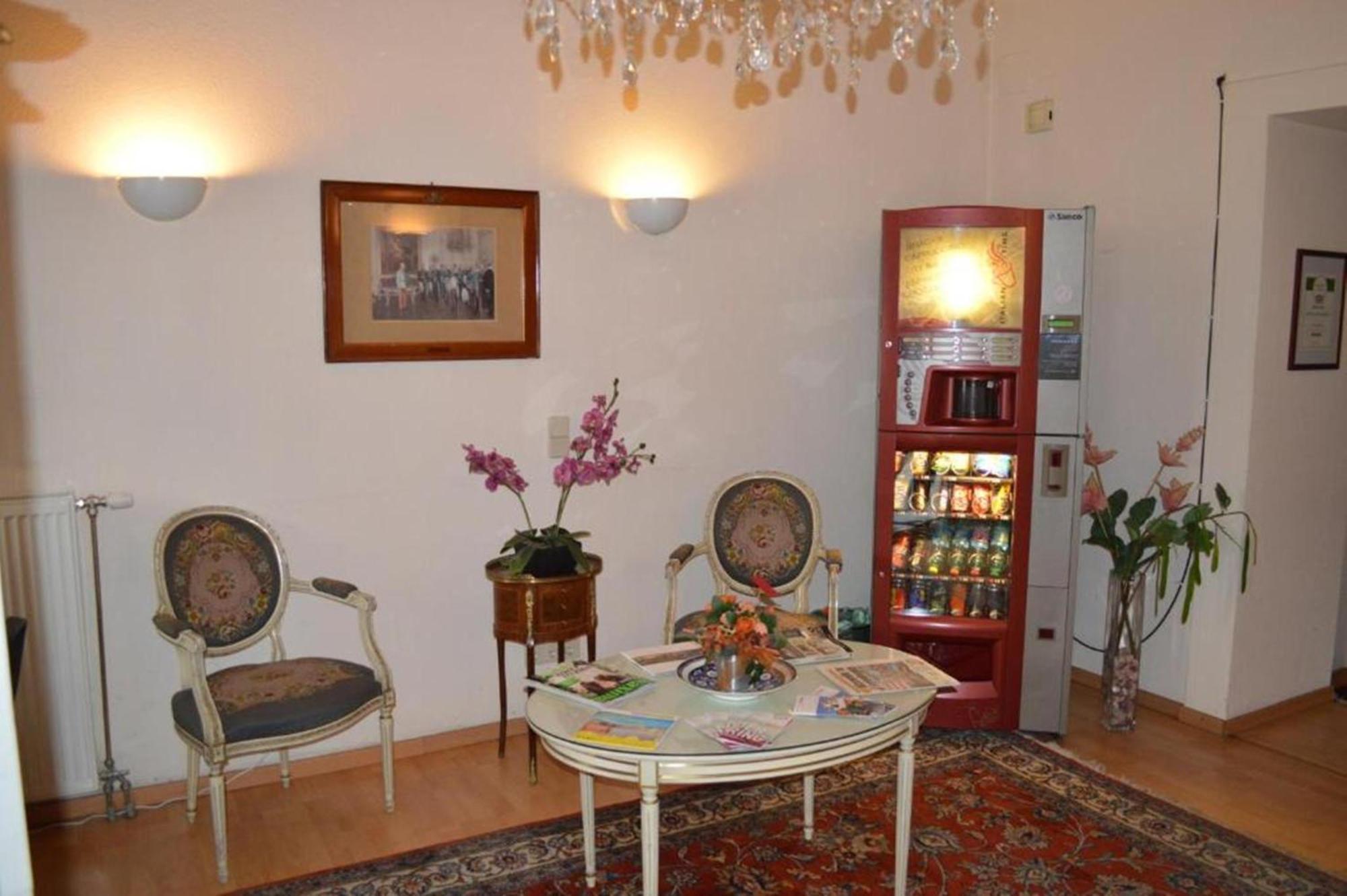 Walzerstadt Bed & Breakfast 3*