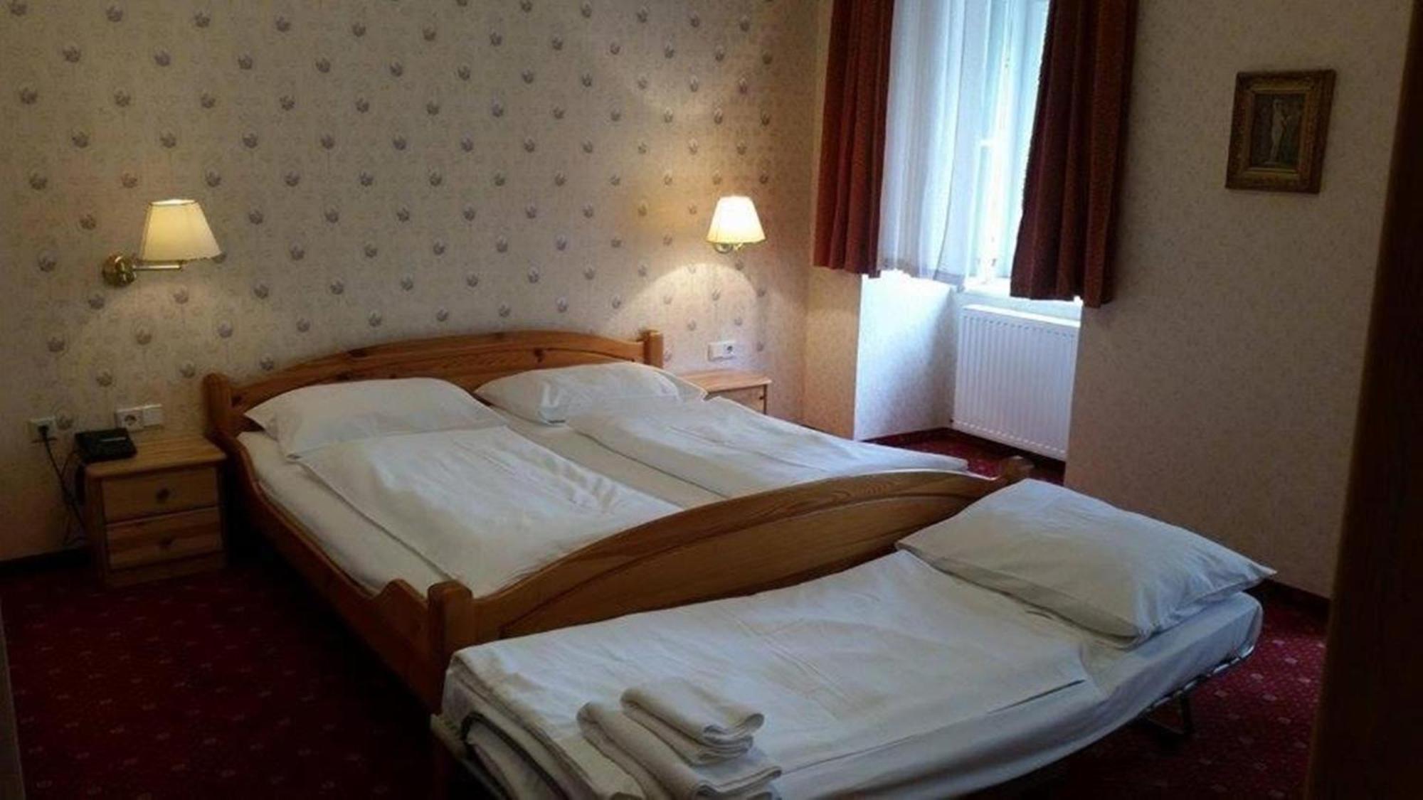 Walzerstadt Bed & Breakfast 3*