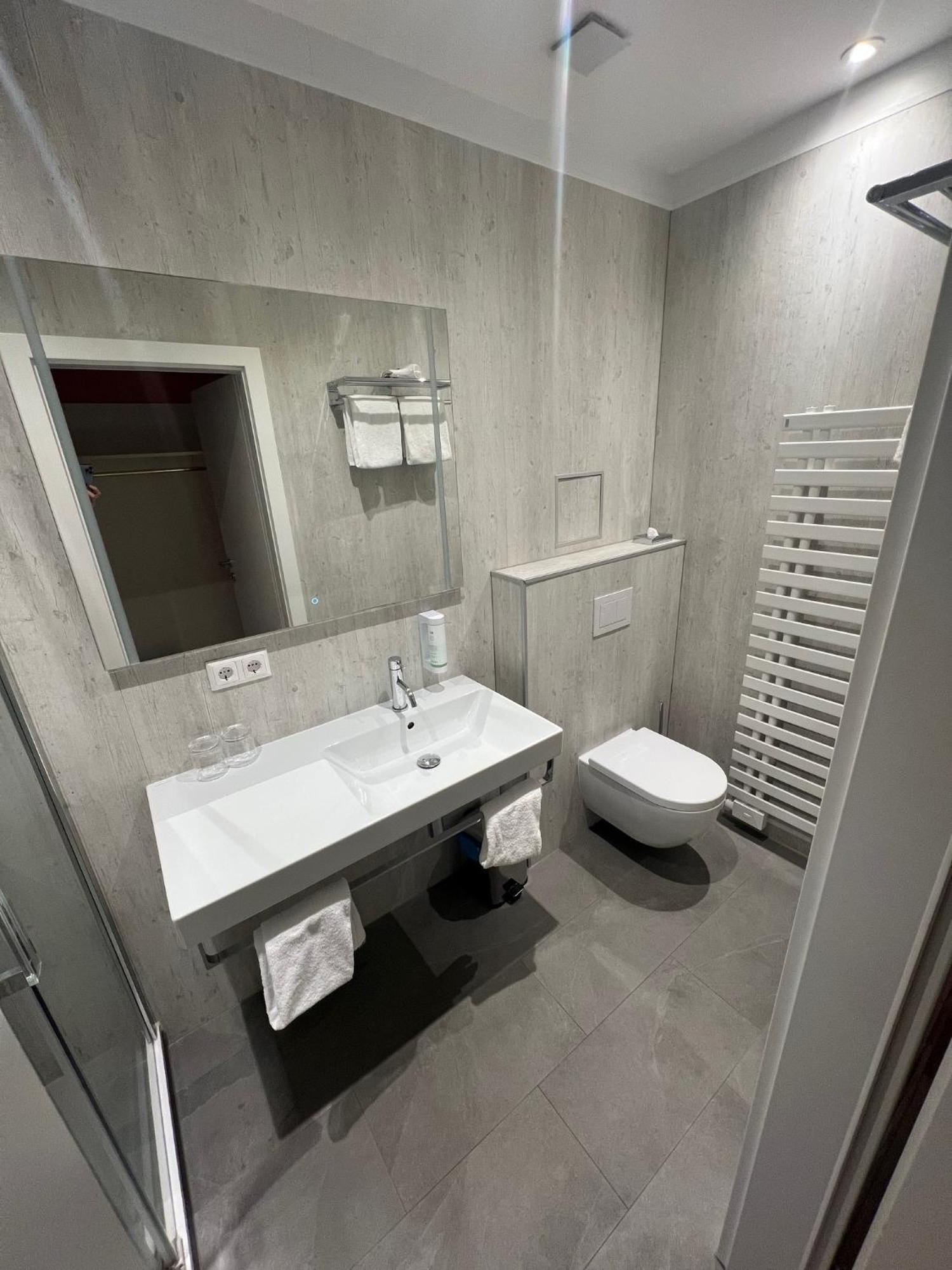 Caroline Hotel 3*