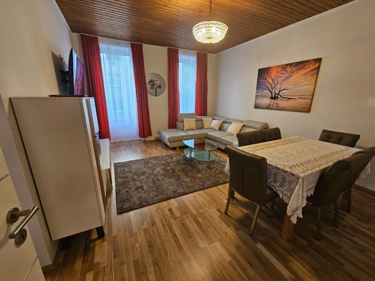 Mozart Apartment *