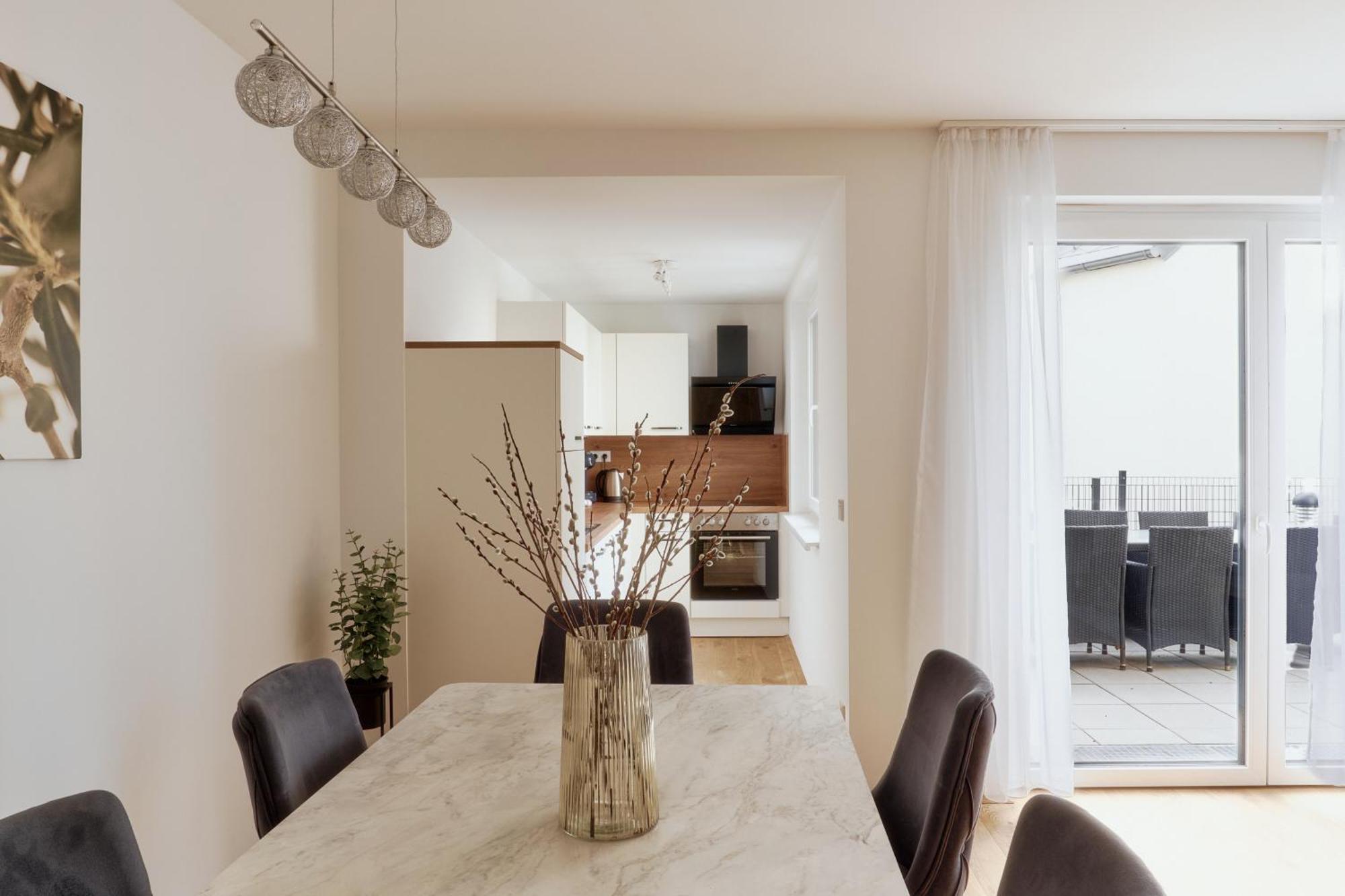 Aparthotel Symphony - Garden, Terrace And Grill Vienna