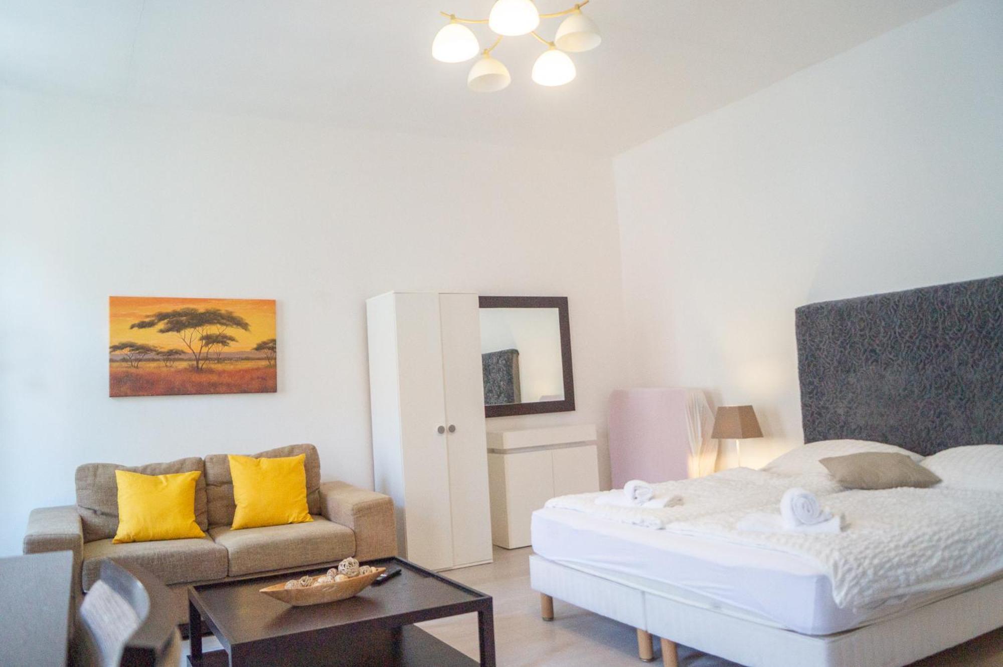2 Pleasant Flats - Perfect For Long Apartamento *
