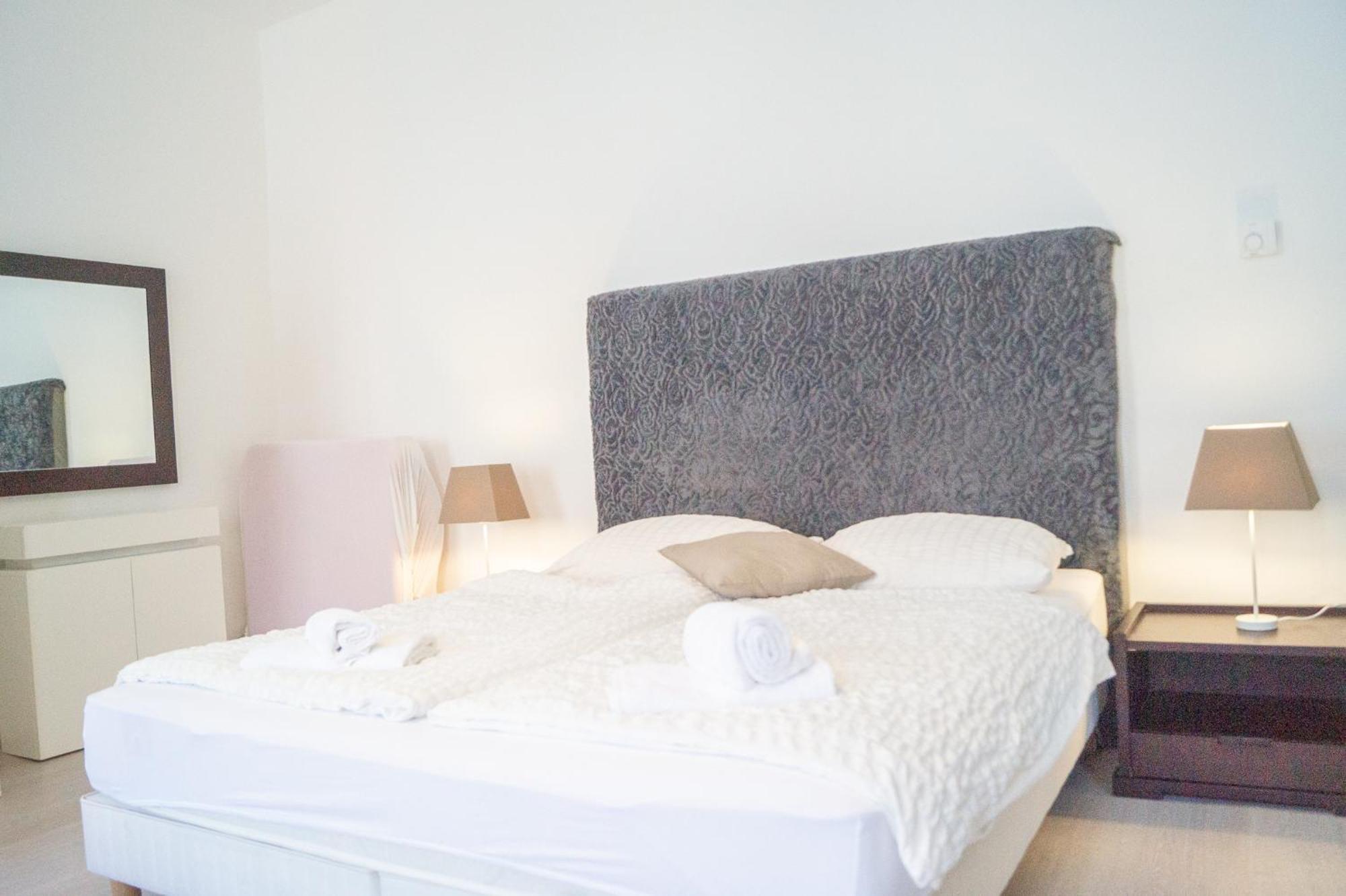 2 Pleasant Flats - Perfect For Long Apartamento *
