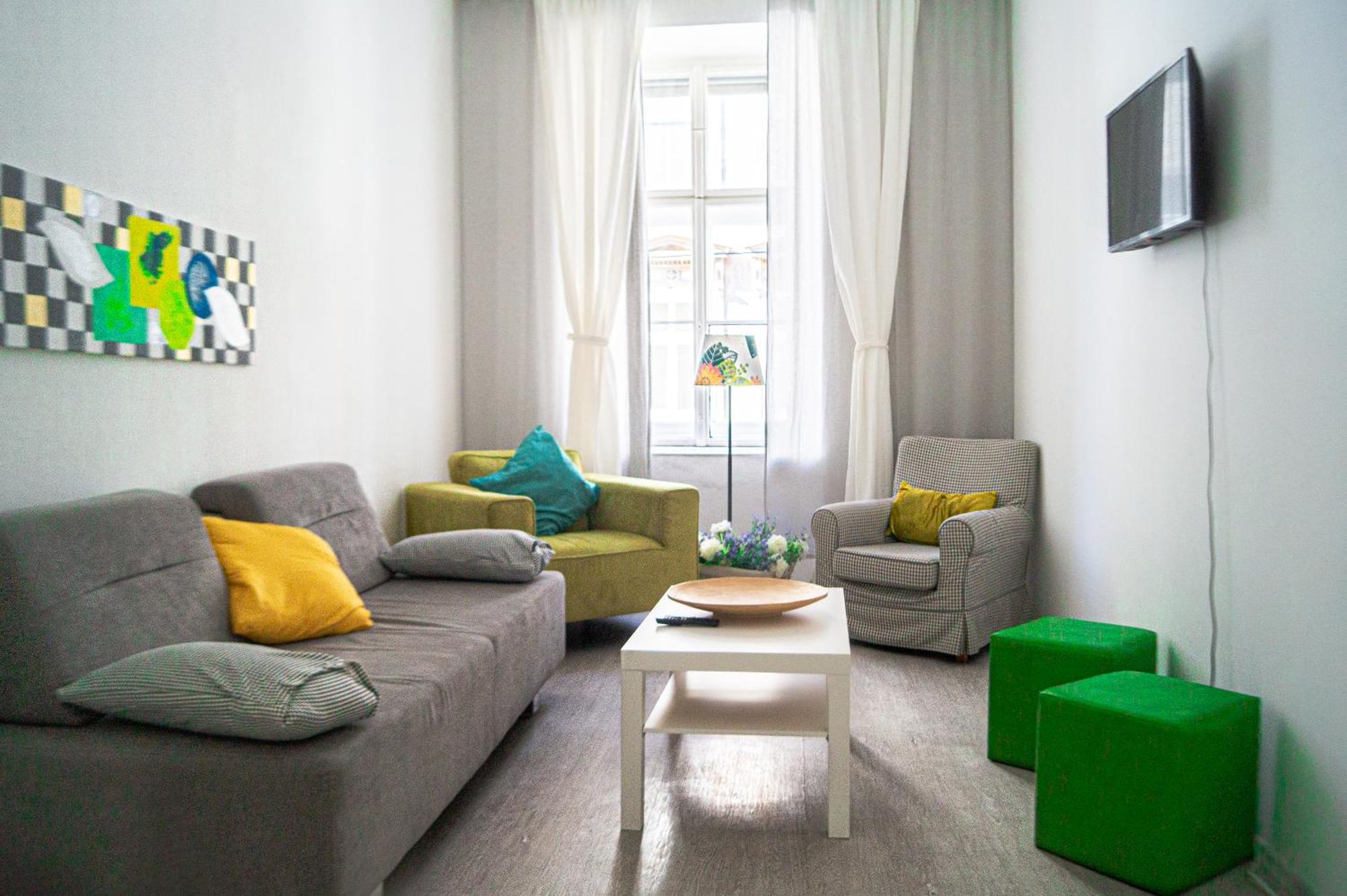 Trendy 1br & 1lr Near Rennweg, Great Links