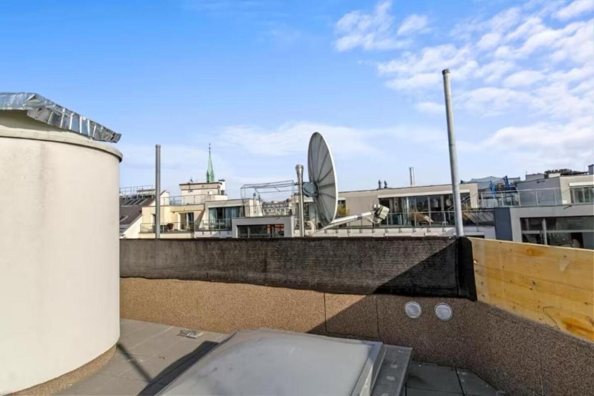 2 Minutes To Metro I Rooftop I Designer *