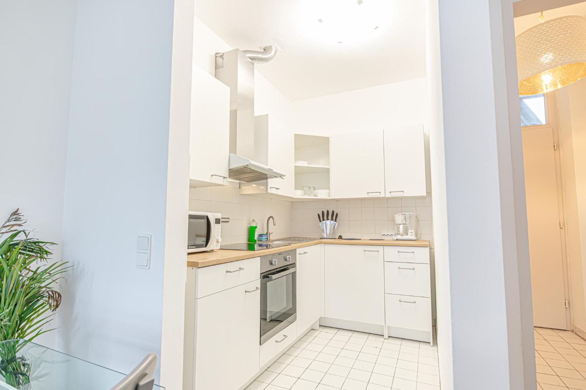 Lovely 2 Bedroom 1 Lr In Heart Of