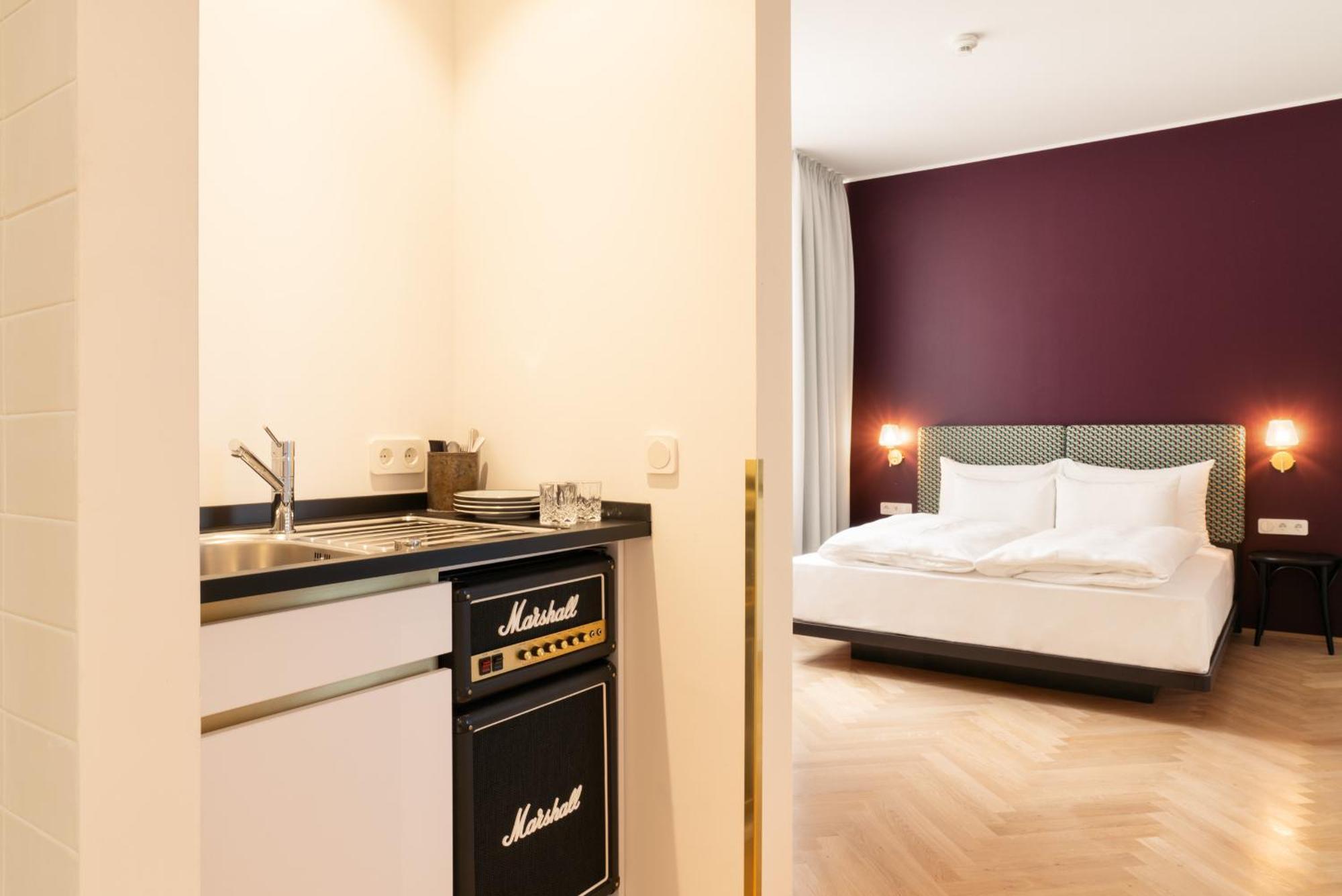 Schani Salon Hotel