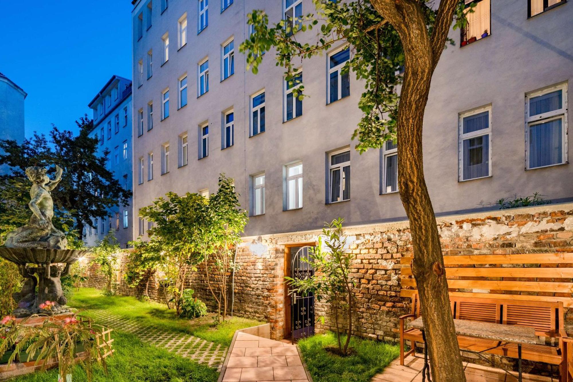 Aparthotel Western Celebrity 4*