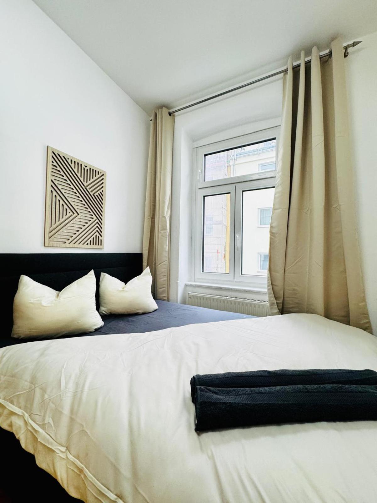 Stylish 4br Shared -10 Min Transport To Stadthalle Apartment