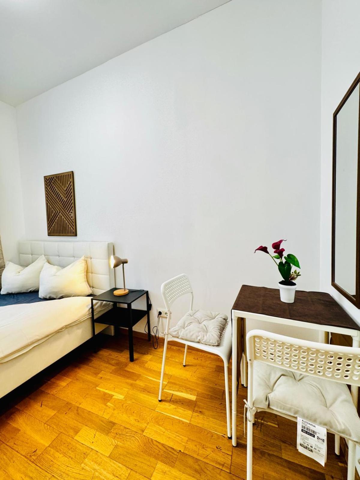 Apartment Stylish 4br Shared -10 Min Transport To Stadthalle *
