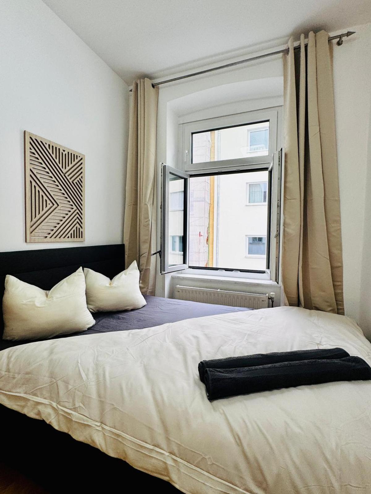 Stylish 4br Shared -10 Min Transport To Stadthalle Apartment