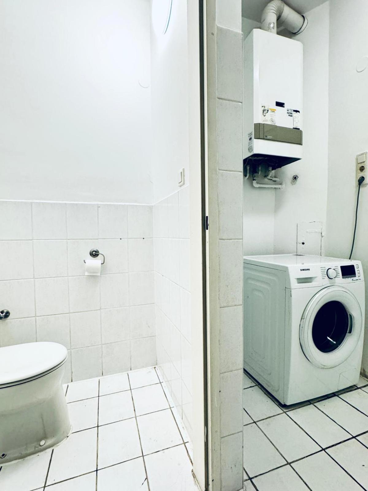 Apartment Stylish 4br Shared -10 Min Transport To Stadthalle *