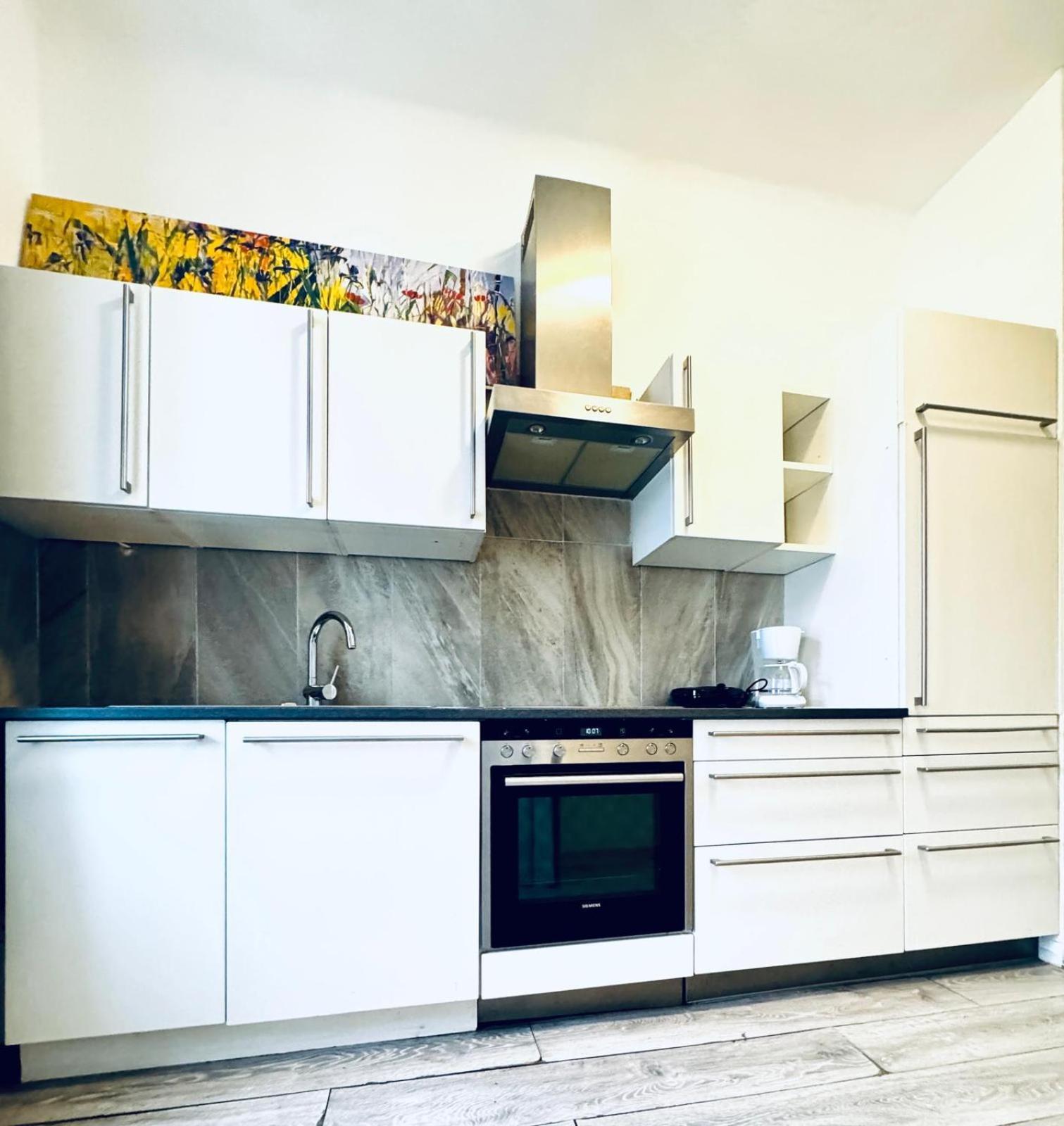 Stylish 4br Shared -10 Min Transport To Stadthalle Apartment