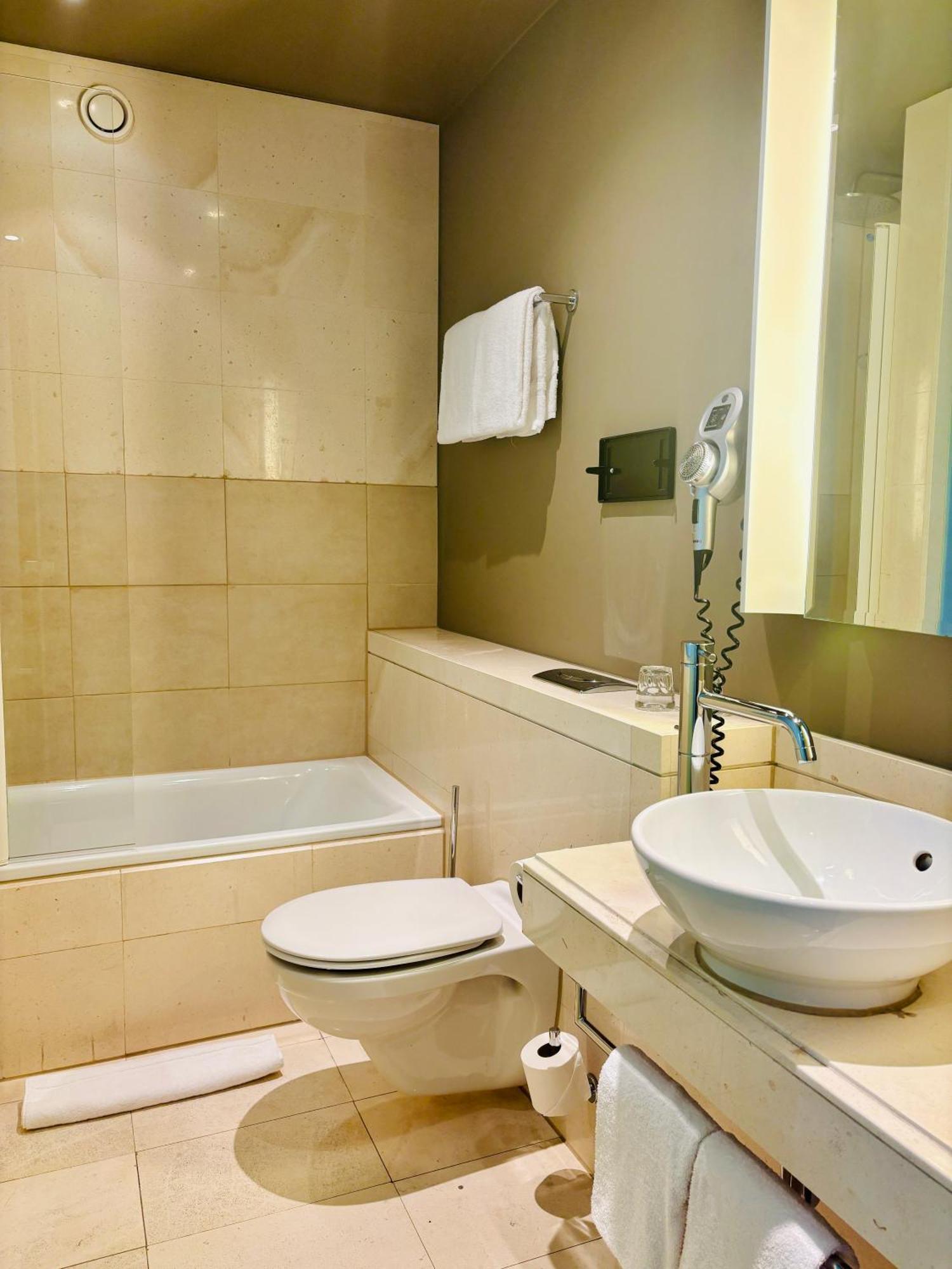 Hotel Max Brown 5th District, Part Of Sircle Collection - Formerly Pentahotel 4*