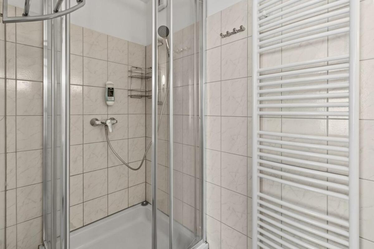 Apartment Neben Augarten I 5 Min To Metro I 10 Min To Vienna