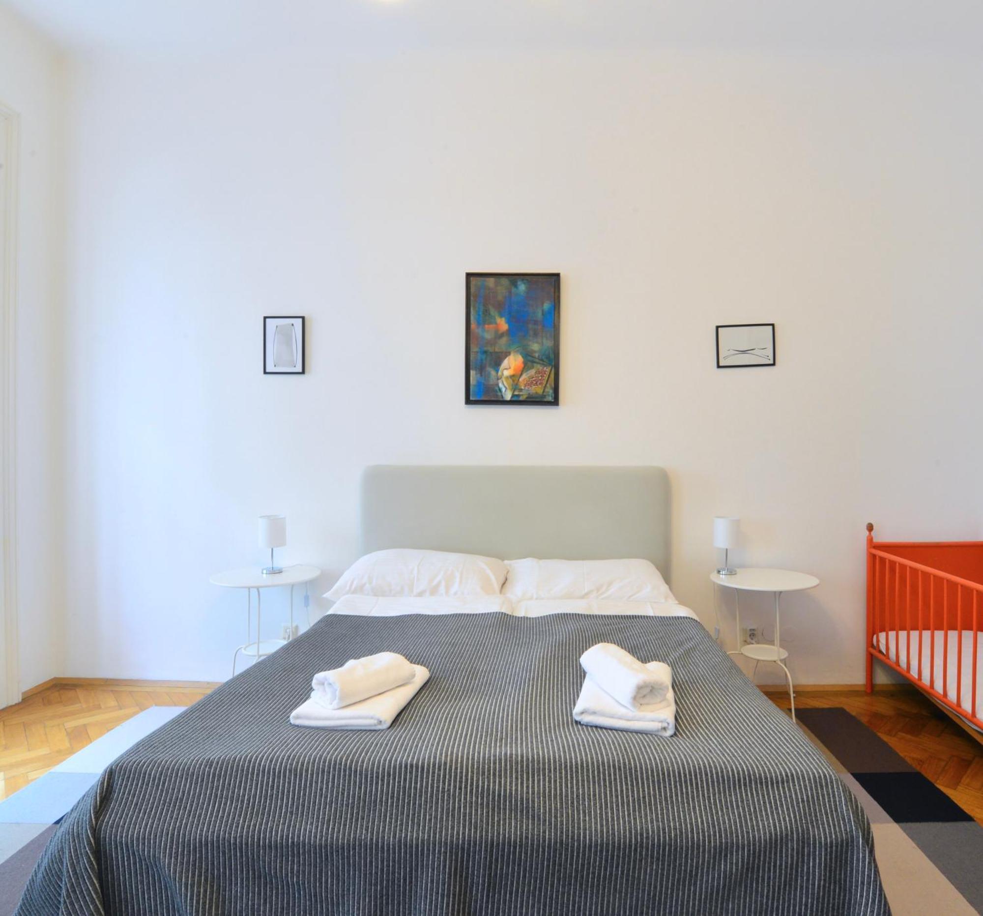 Apartment Flat - 1 Free Parking Space At The Metro
