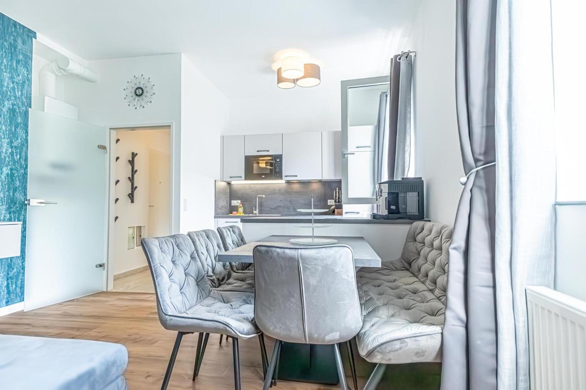 Sweet 2br & 1lr Apartment, Around Donaustadt Apartment Vienna