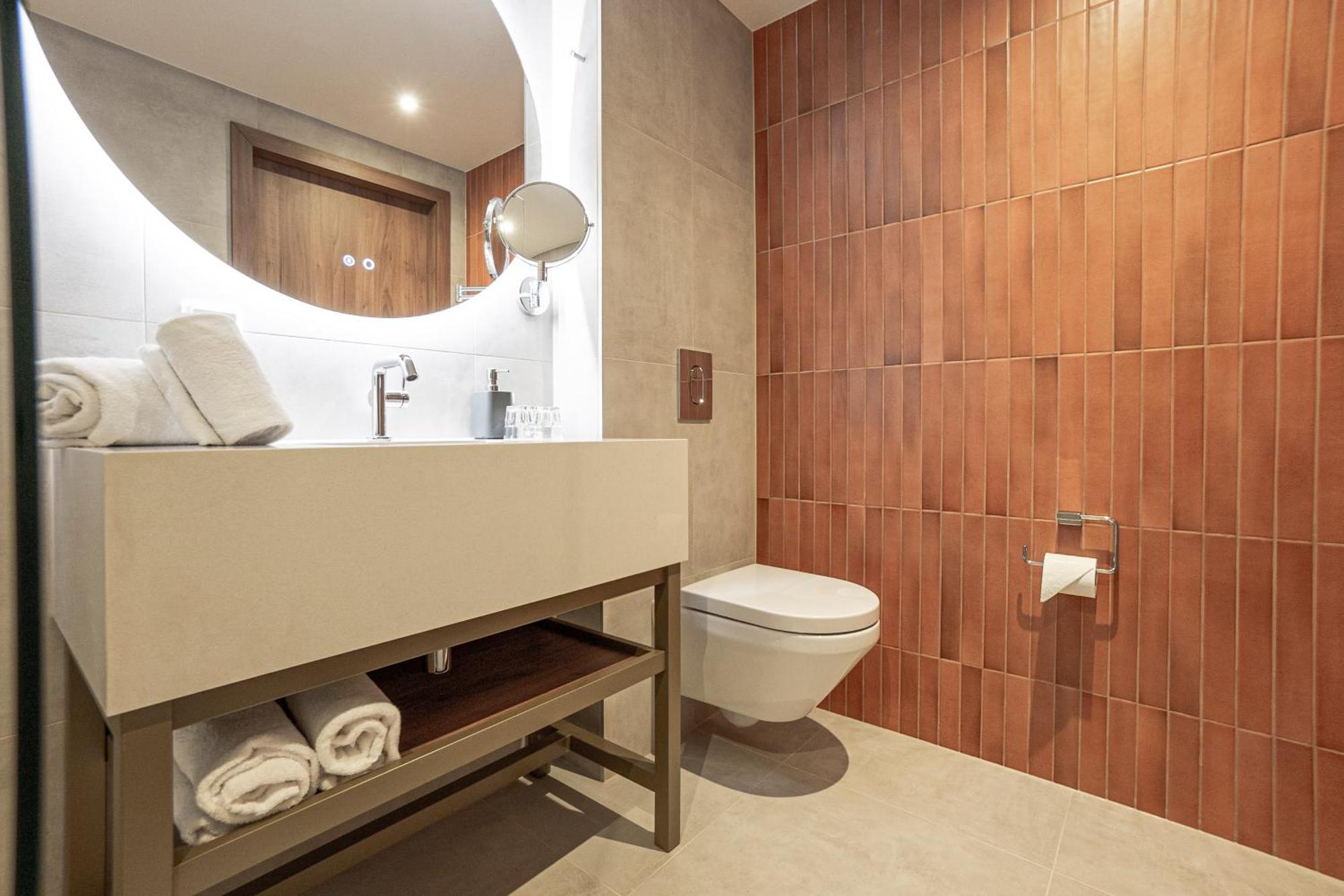 Fortyplusone - Newly Renovated! Hotel
