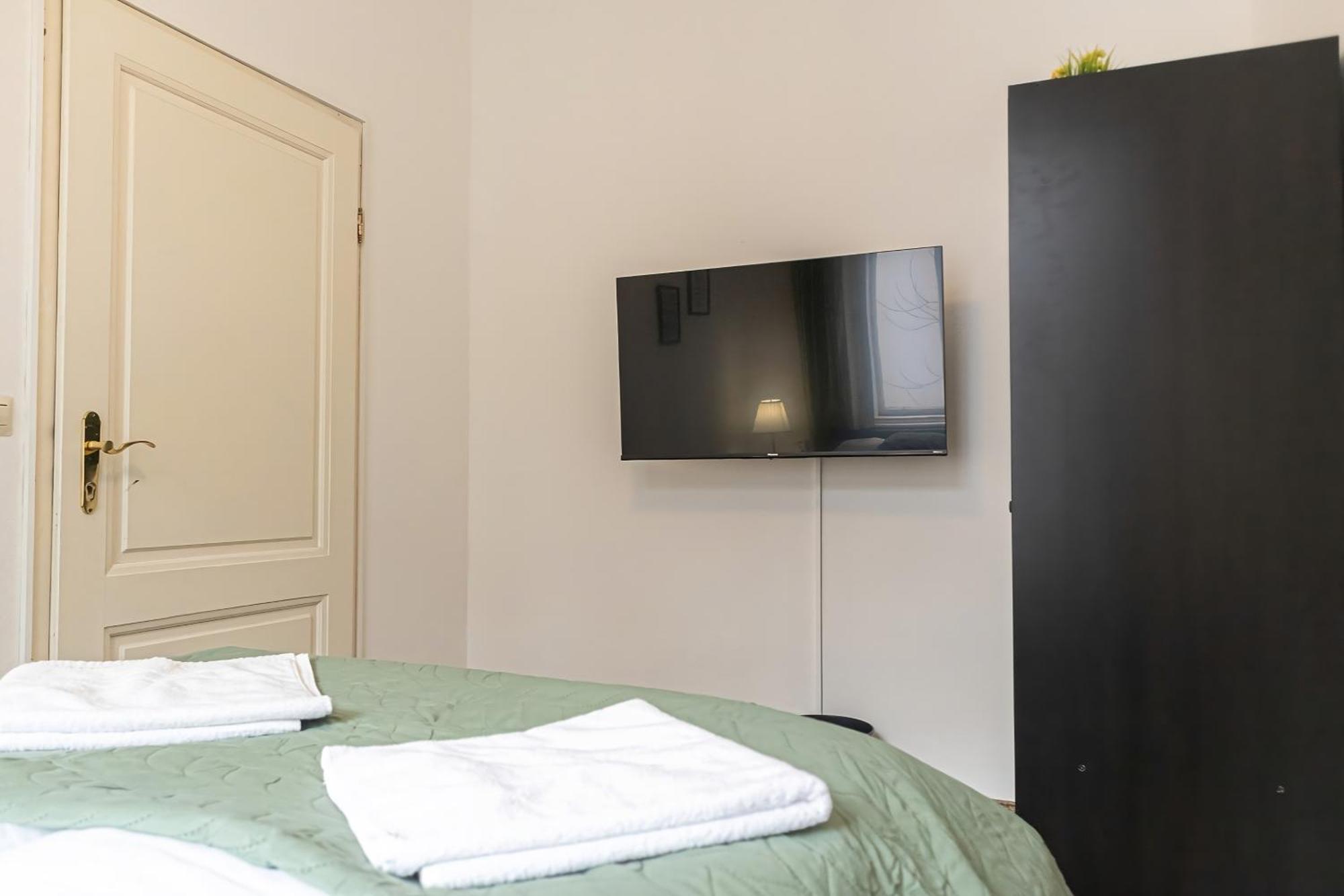 Apartment Very 4br Shared Ideal For Longstays, For 10p *