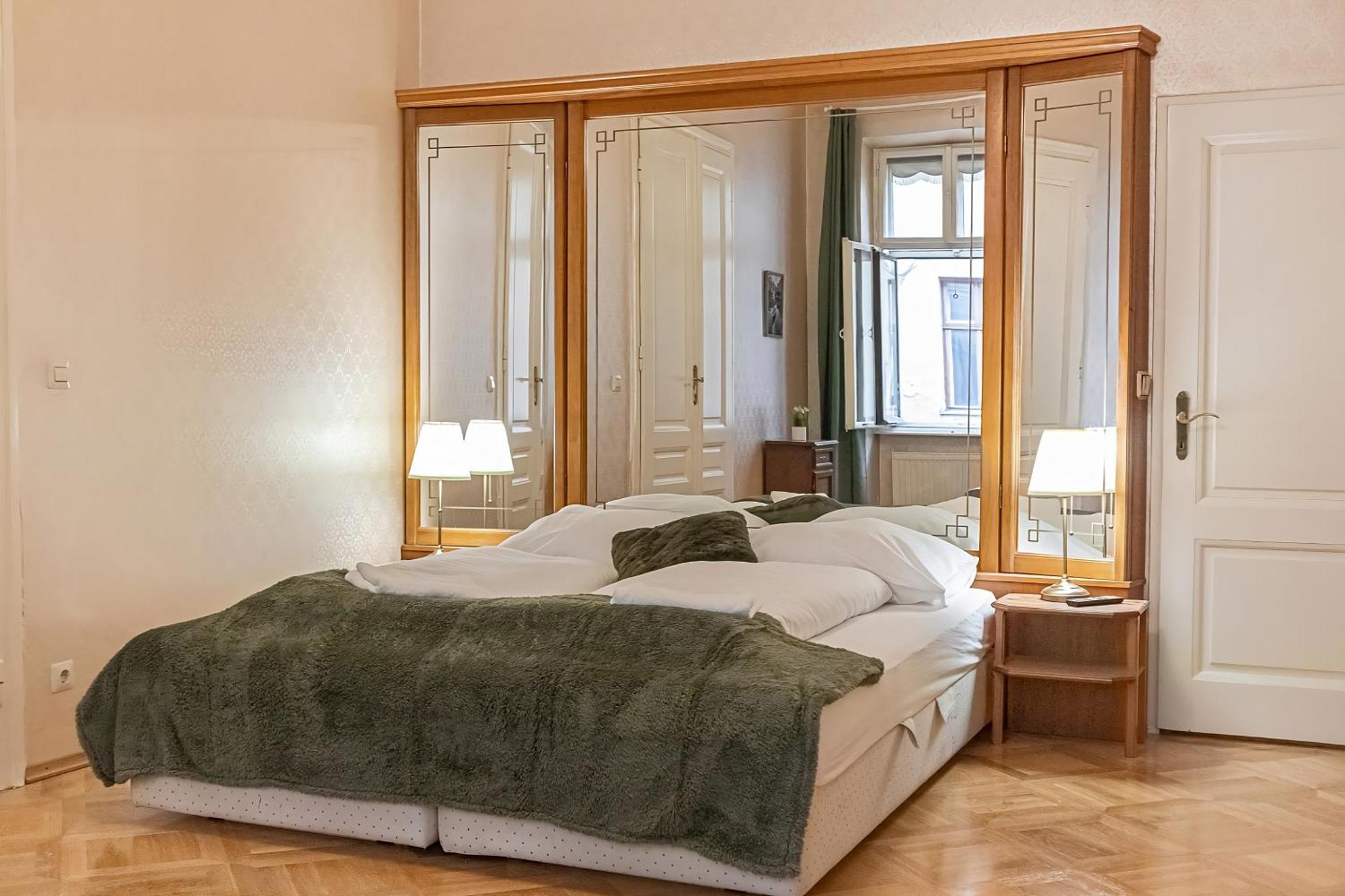 Very 4br Shared Ideal For Longstays, For 10p Apartment