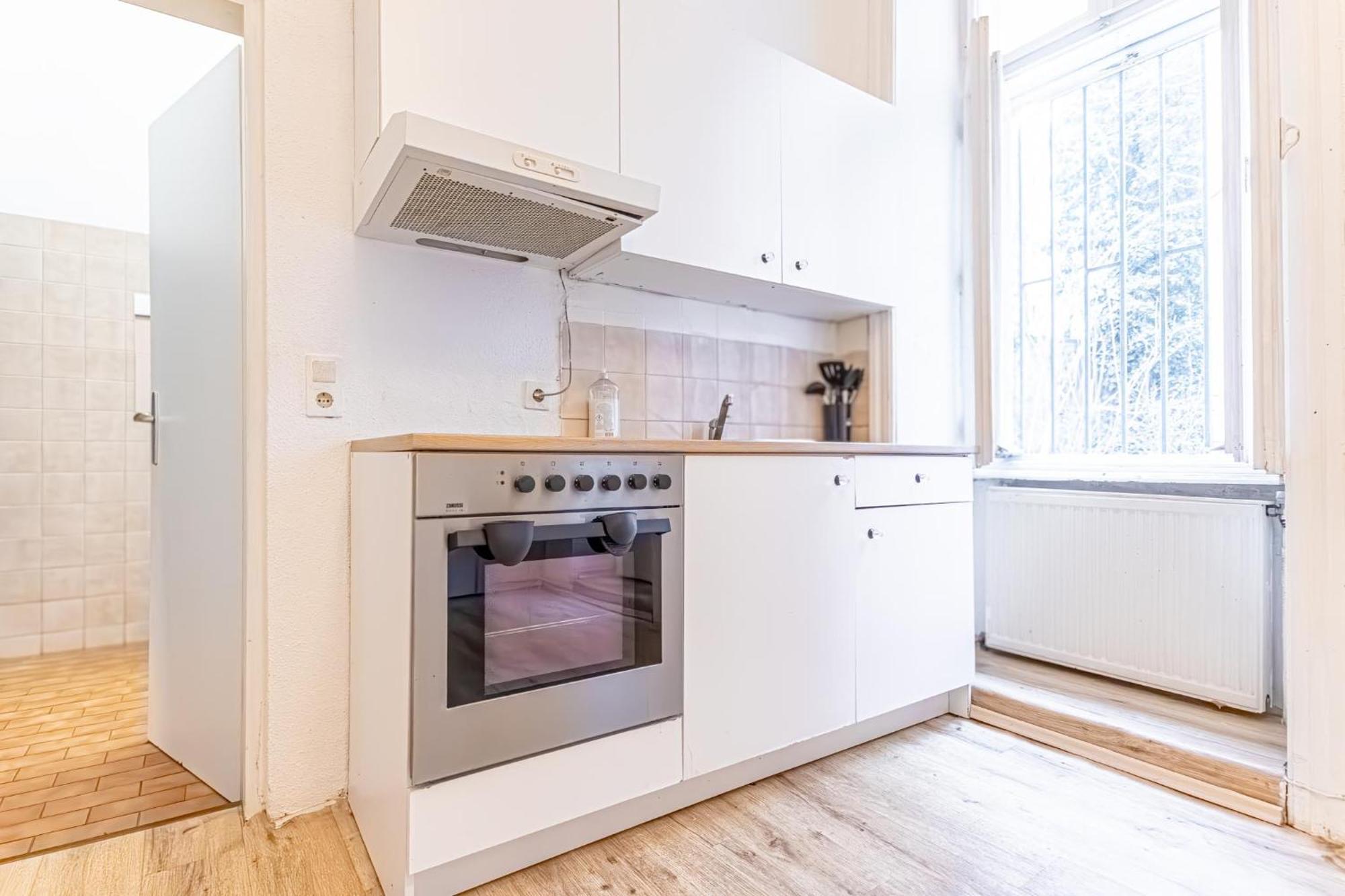 Spacious 2br Apt, Ideal For Long *