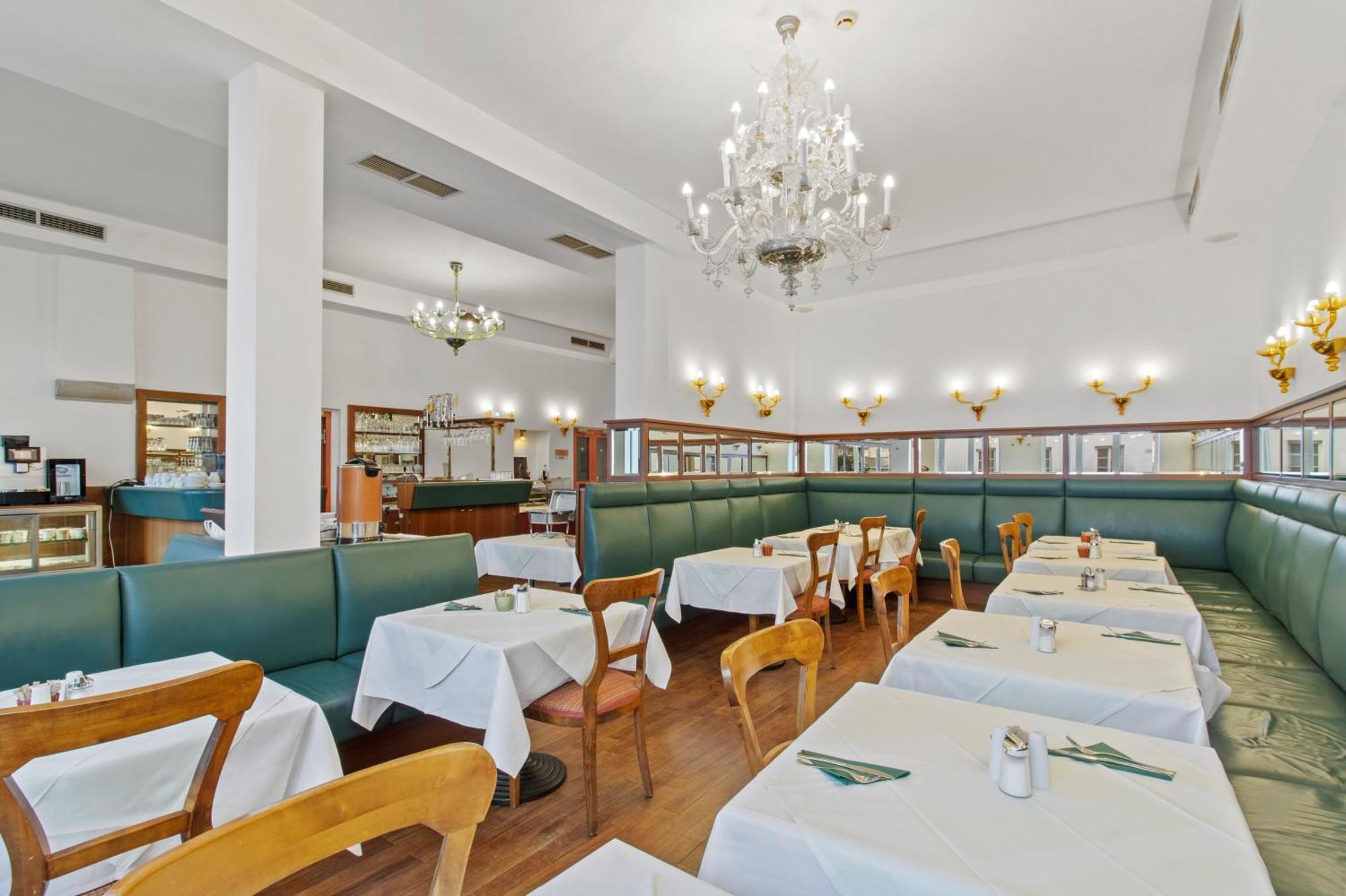 Schild Hotel 4*