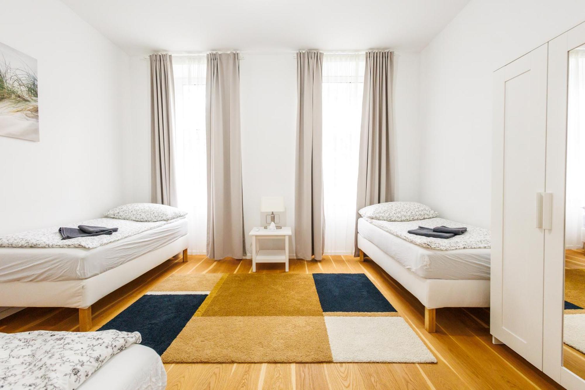 5 Beds 2 Bedrooms In Vienna's Heart *