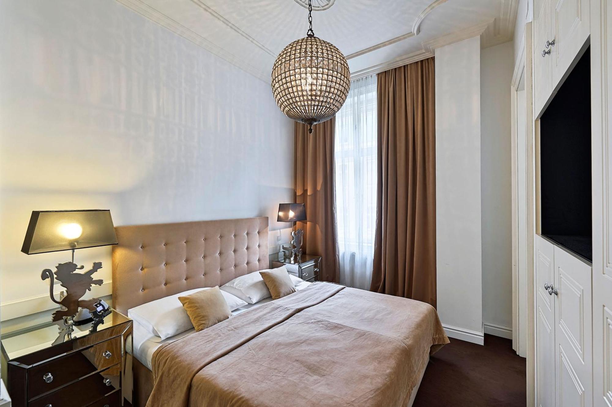 6 * Vienna