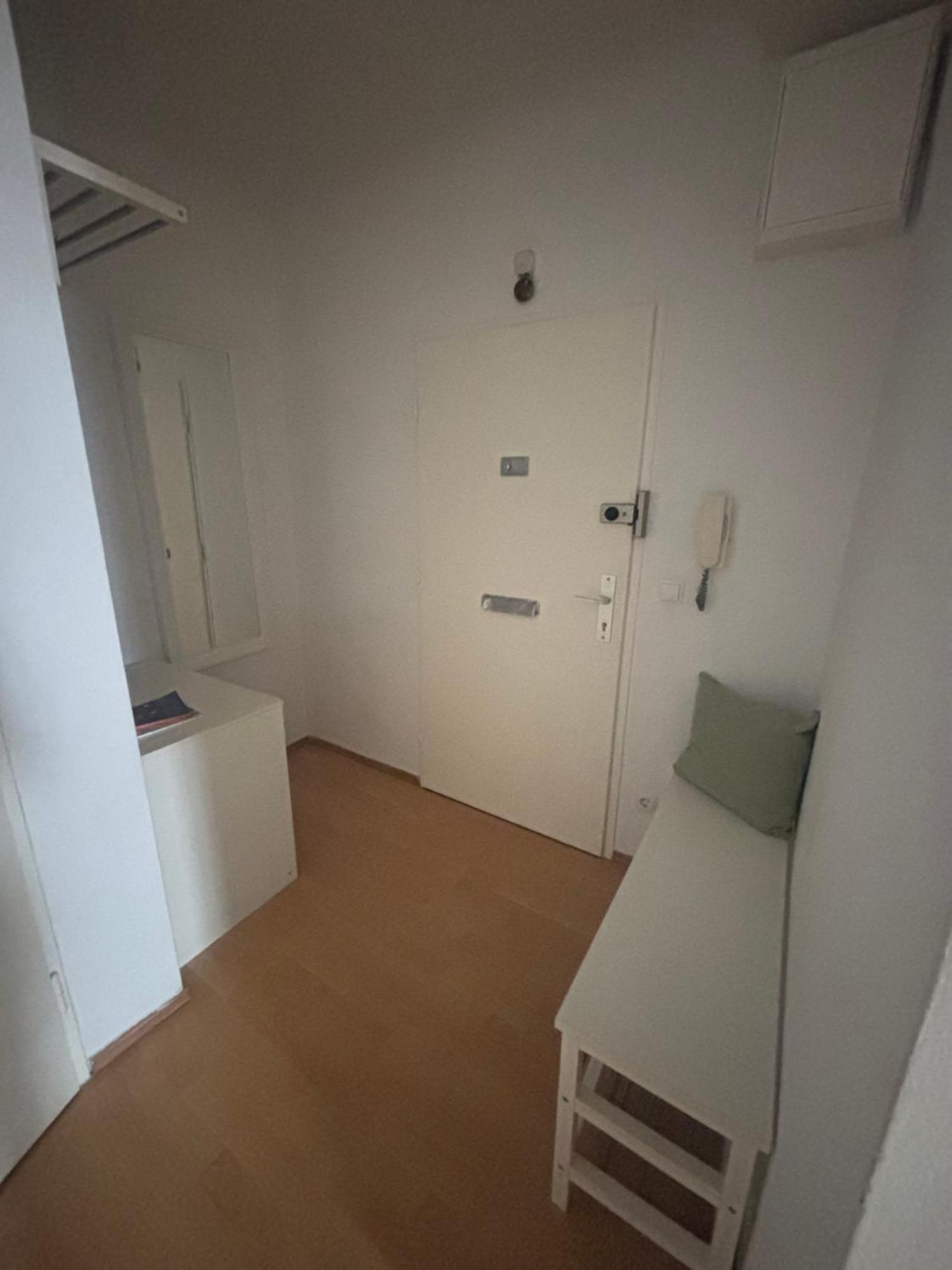 Alpha 7min To The Centar Apartment
