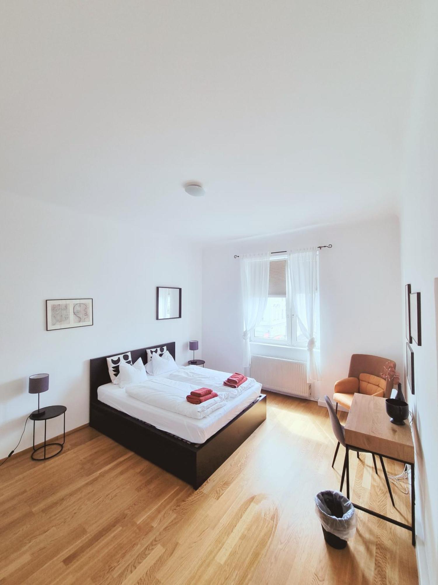 Experience Apartment *