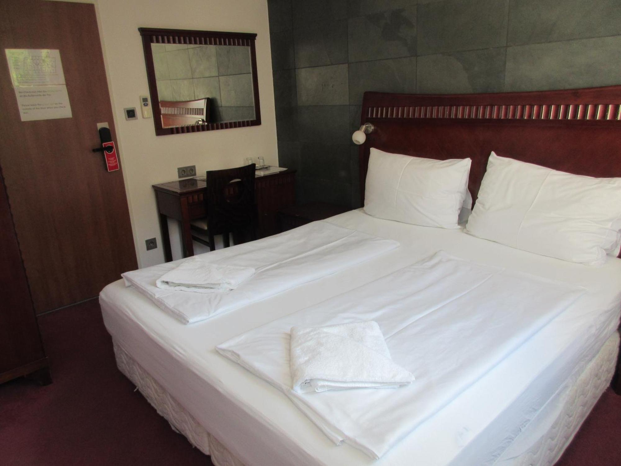 Hotel Attache L Contactless Check-in Vienna