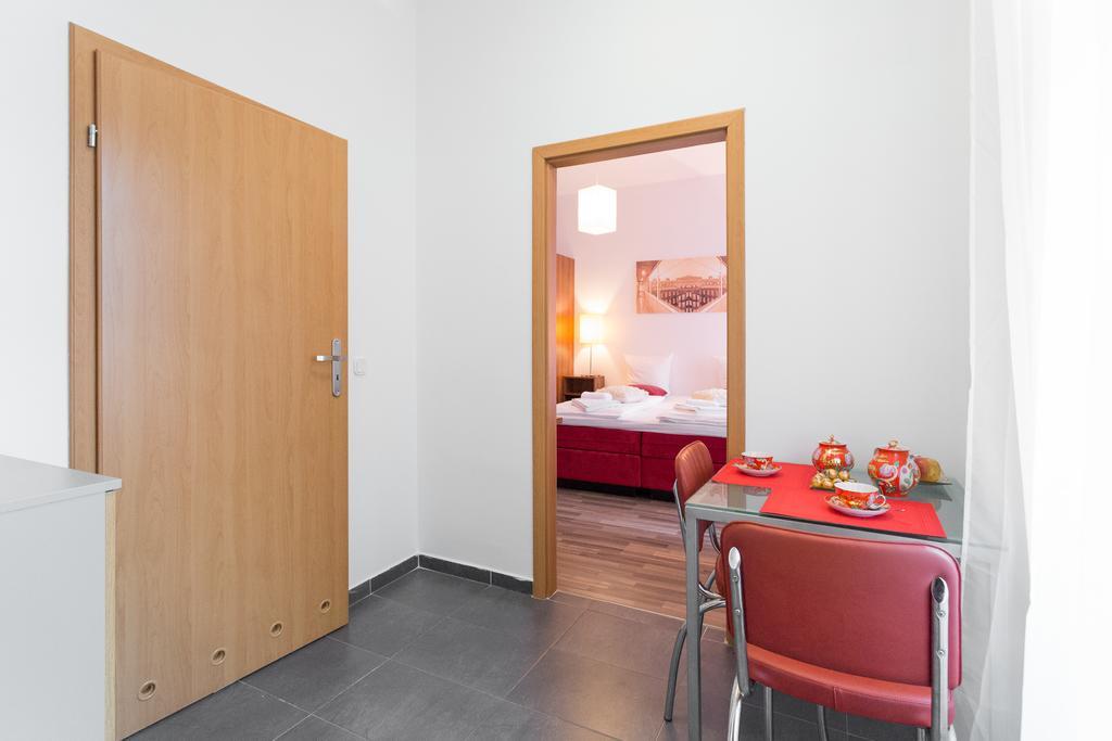 Margareten Long Apartment