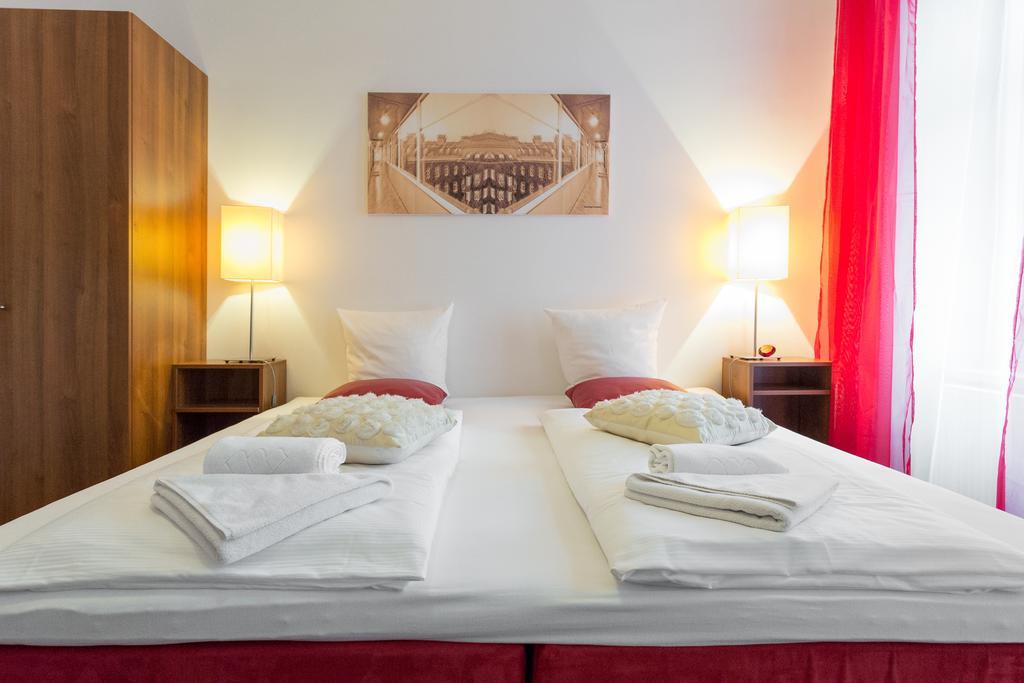 Margareten Long Apartment Vienna