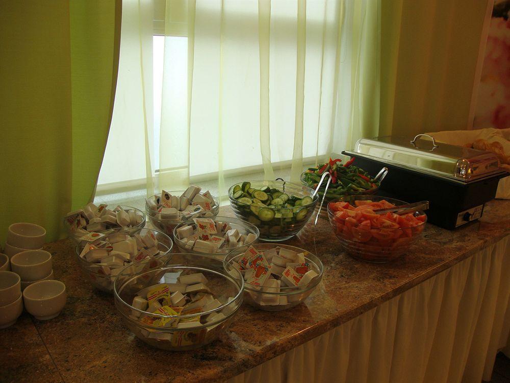 Lenas Donau Hotel