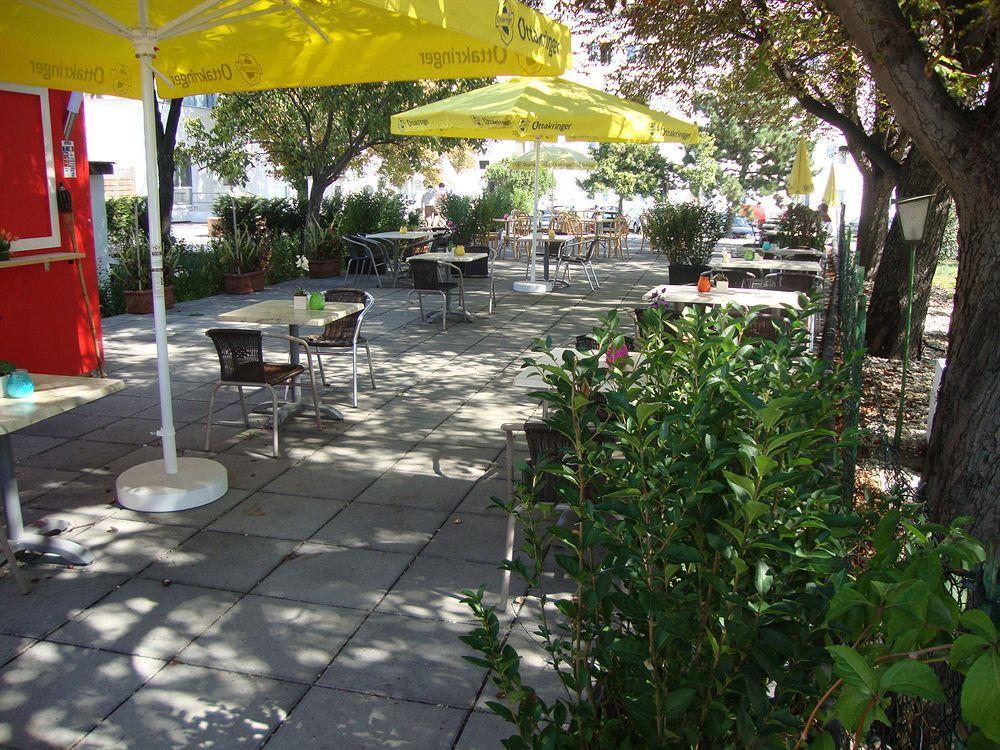 Lenas Donau Hotel 3*